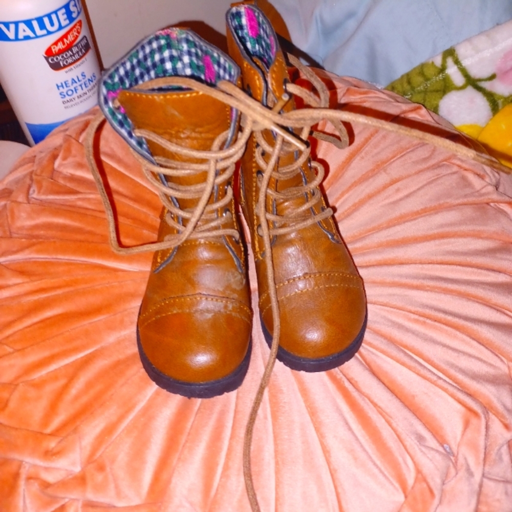 GUC brown boots